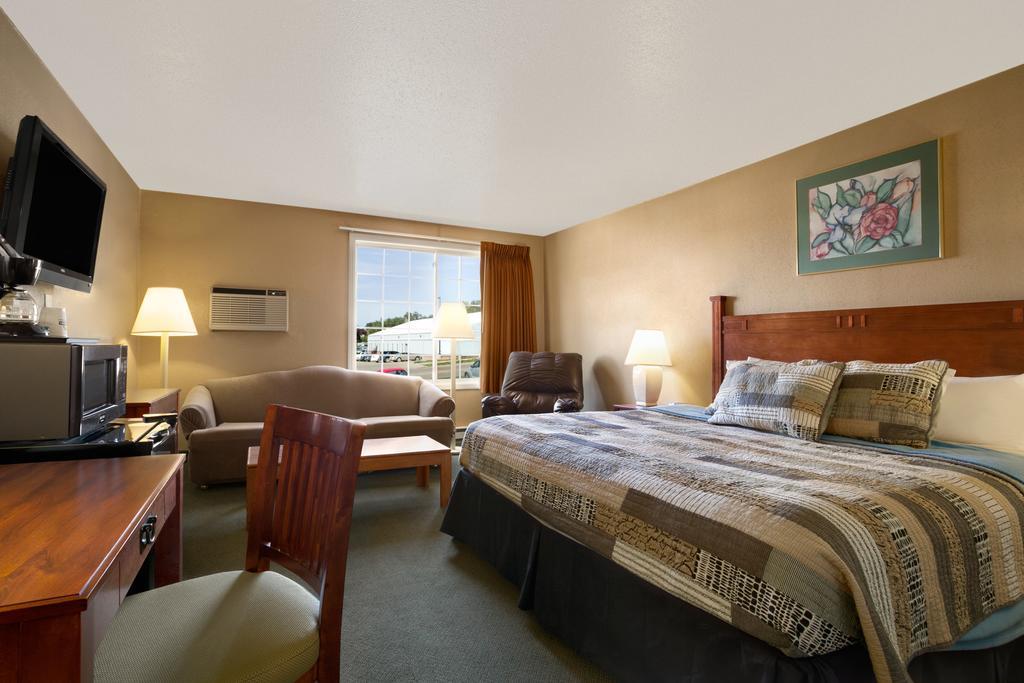 Days Inn By Wyndham Pierre Room photo